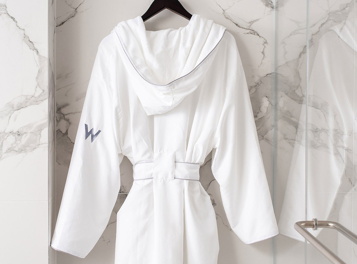 Albornoz con capucha gris 2