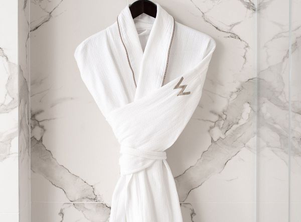 Producto Albornoz en algodón con textura