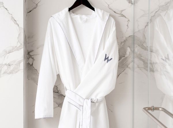 Producto Albornoz con capucha gris